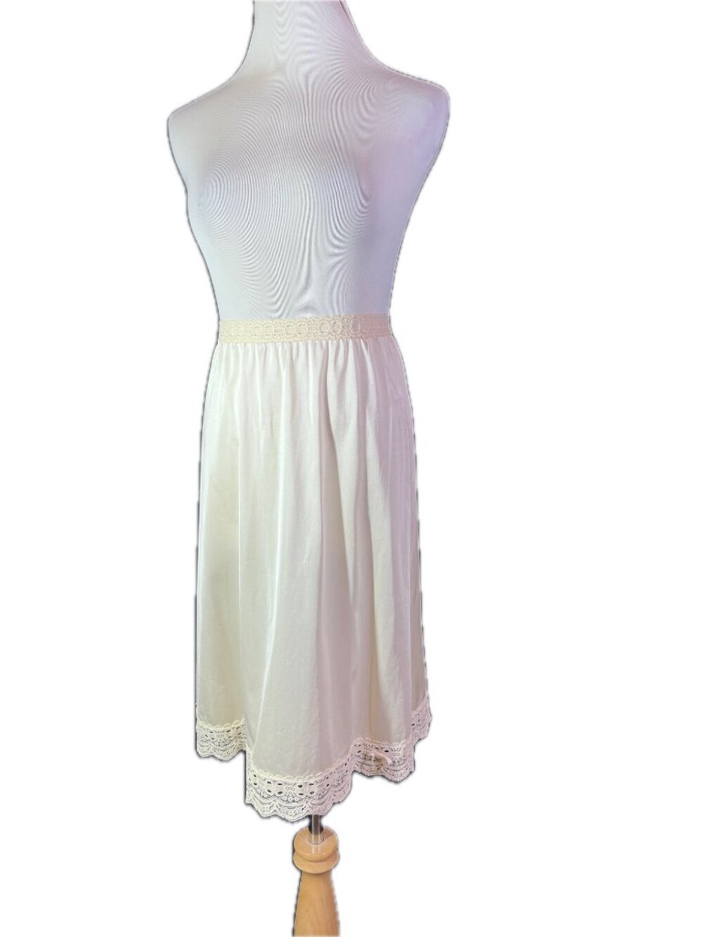 Vintage Olga "Secret Hug" Size P / 34 Ivory Half Slip Pull-On Lace Trim Nylon
